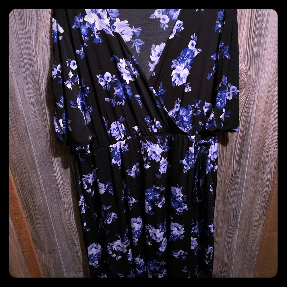 Torrid floral midi dress